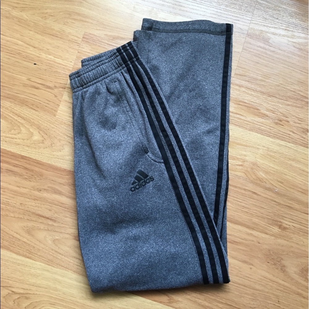 Sale!! Women’s adidas sweatpants size small